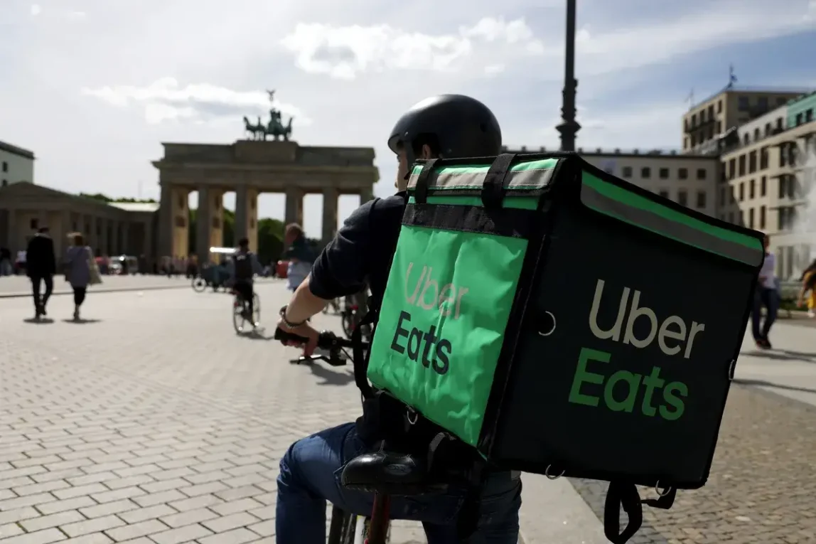 Uber согласился купить Delivery Hero за 14,8 млрд. долларов.