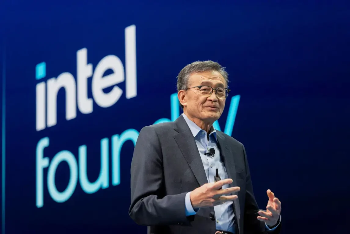 Intel предоставил технологию производства чипов стартапу, возглавляемому соинвестором Тана.