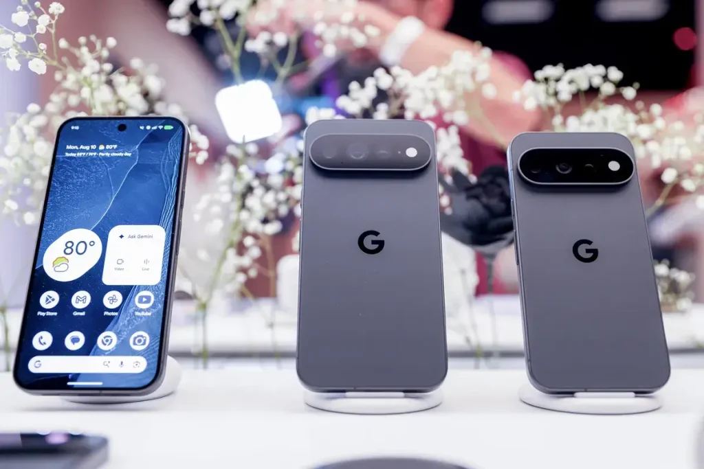 Черная версия Pixel 11 Pro имеет полностью матовый корпус, в то время как у моделей других цветов поверхности боковых граней глянцевые.